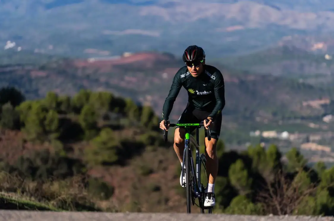 How To Pee In Cycling Bibs (Quick Guide)
